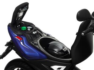 Nuovo Yamaha Aerox R Arriva Anche La Versione Naked Insella